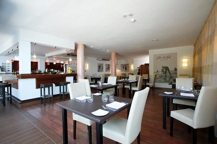 Апарт-отель Bahia Suites Камп-де-Мар
